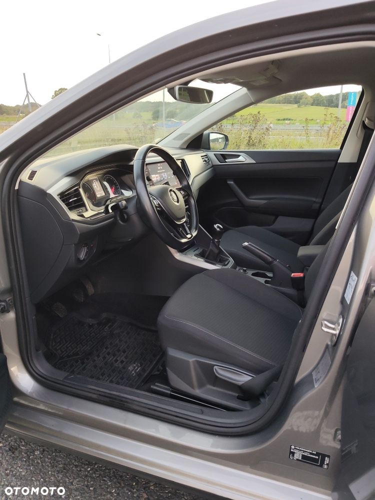 Volkswagen Polo - 2
