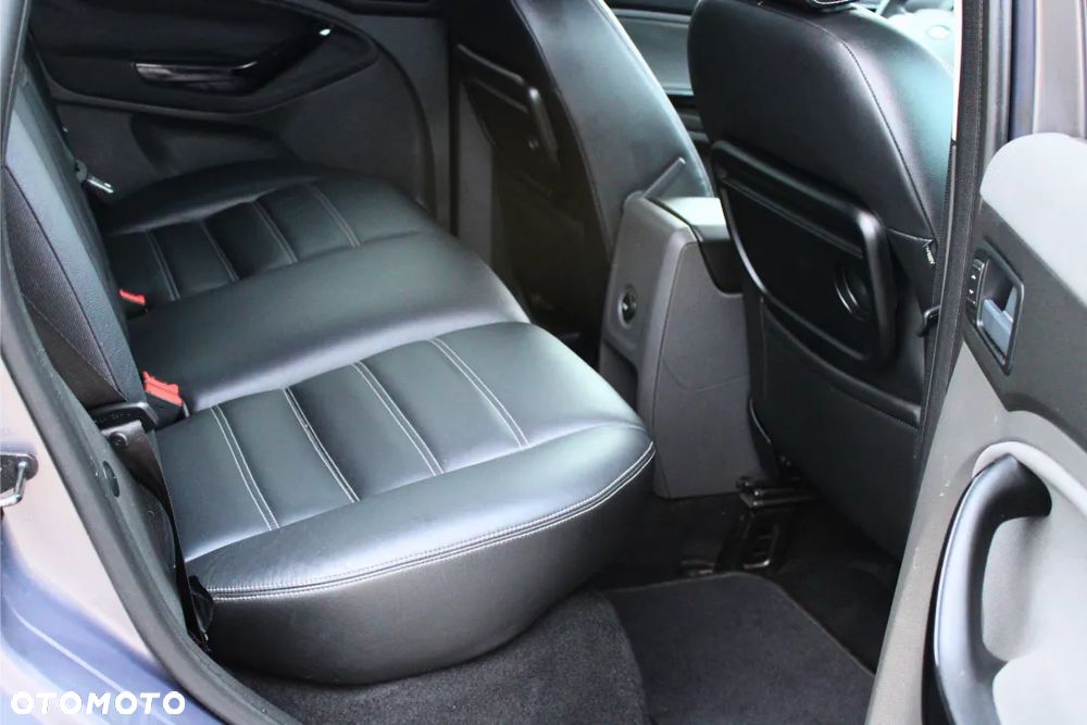 Ford Kuga 2.0 TDCi 2x4 Titanium - 18