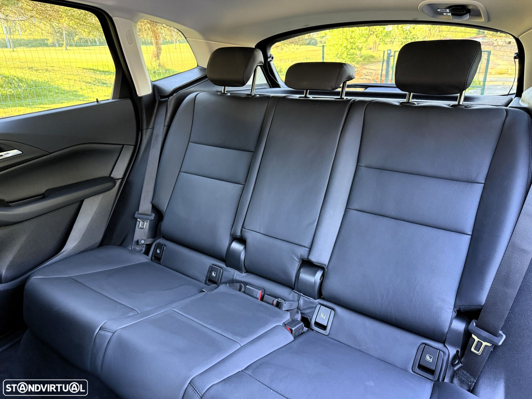 BMW 225xe Active Tourer - 30