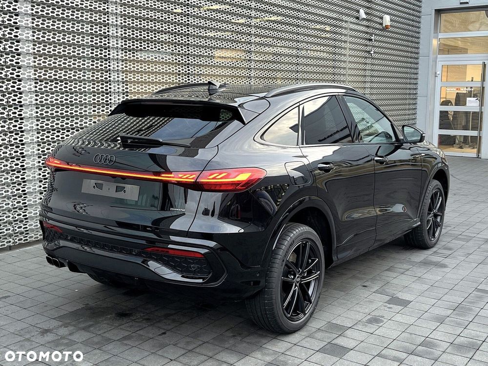 Audi Q5 Sportback - 14