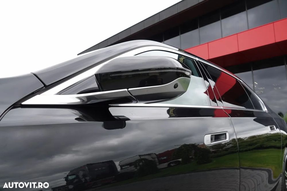 BMW Seria 7 730d xDrive MHEV - 17