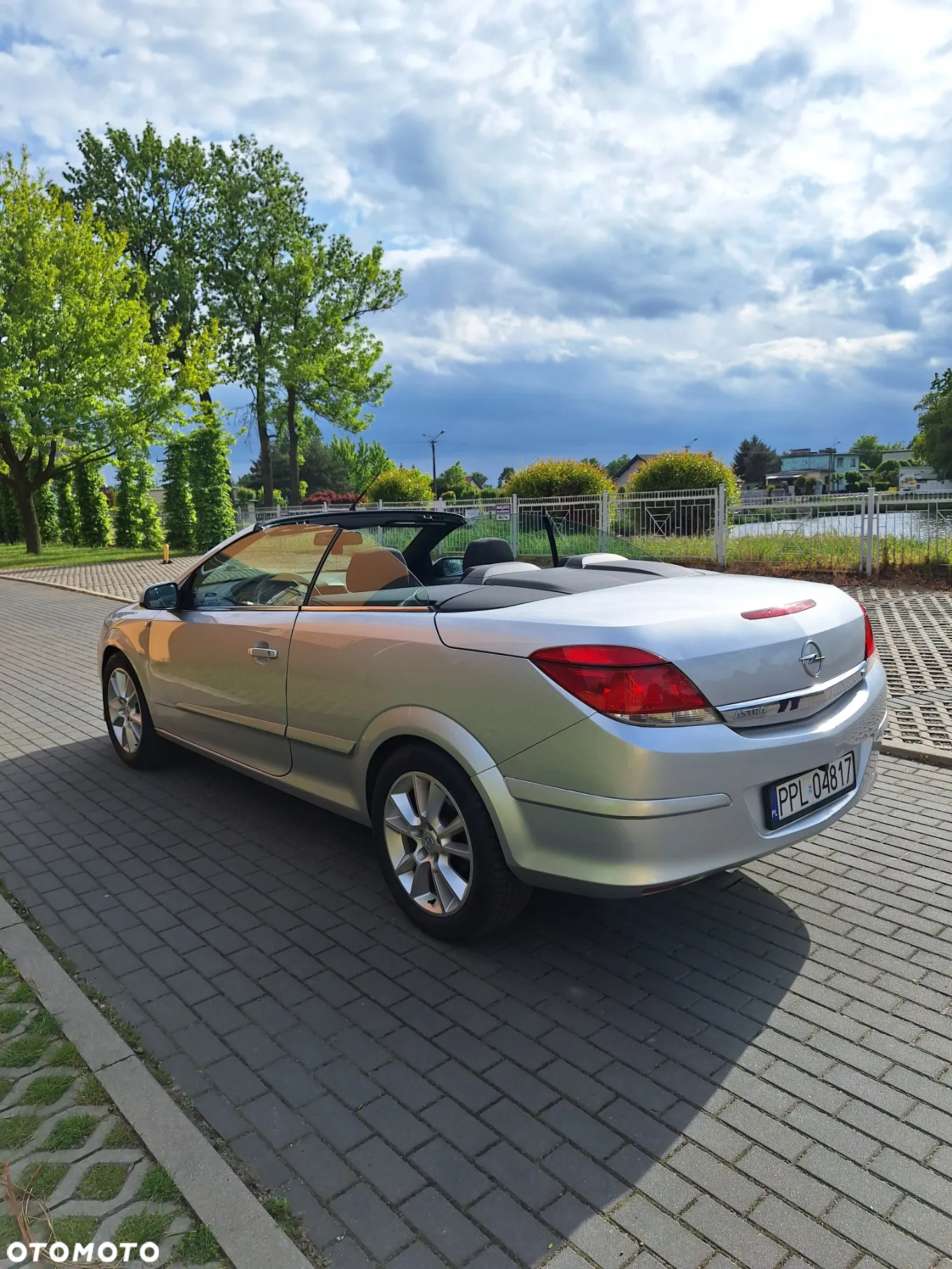 Opel Astra TwinTop 1.6 Cosmo - 2