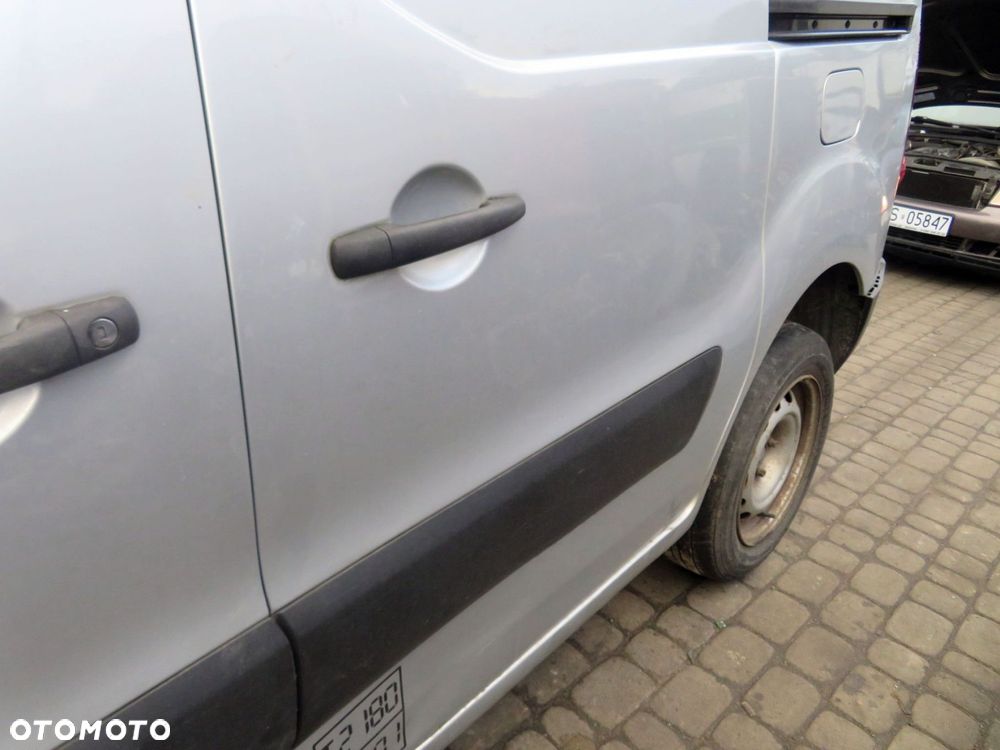 DRZWI TYLNE LEWE PARTNER III EZRC  SREBRNY PEUGEOT 2008-2018 - 2