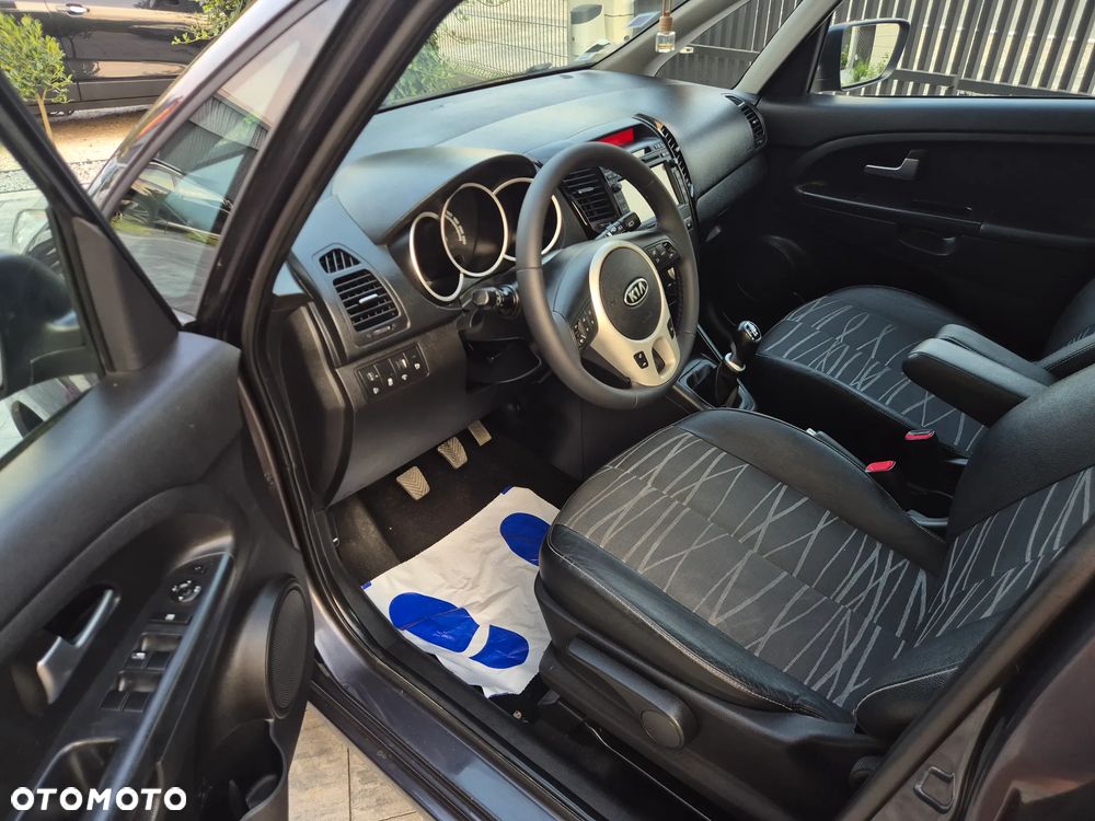 Kia Venga 1.4 M - 10