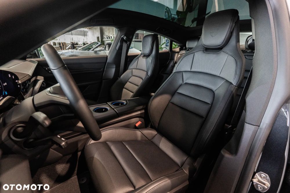 Porsche Taycan 105kWh 4S Black Edition - 10