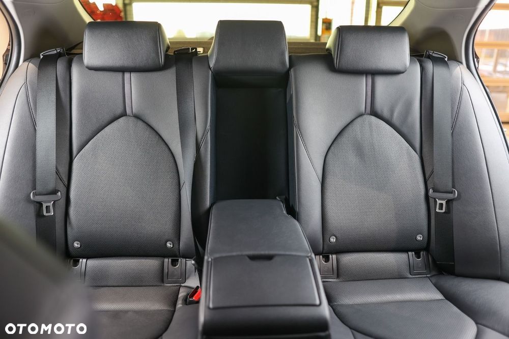 Toyota Camry - 20