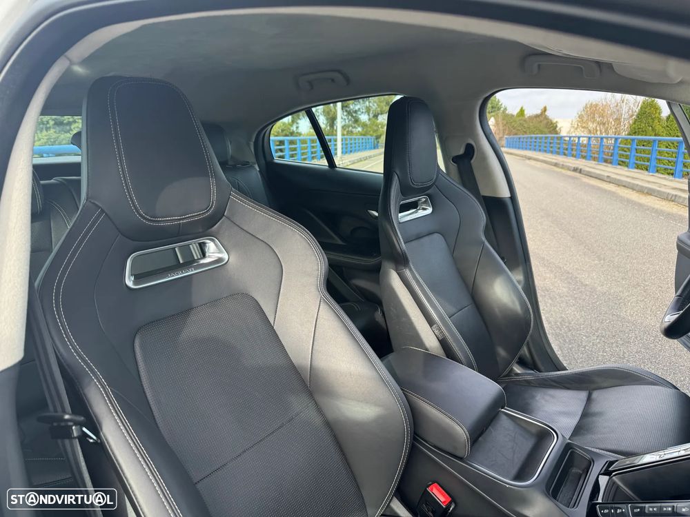 Jaguar I-Pace EV400 AWD R-DYNAMIC HSE - 32