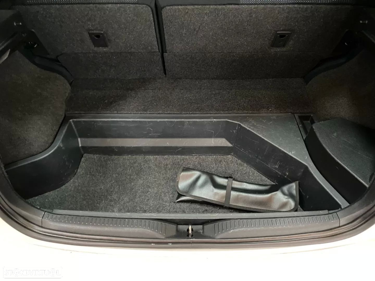 Toyota Auris 1.8 HSD Sport+Navi - 19