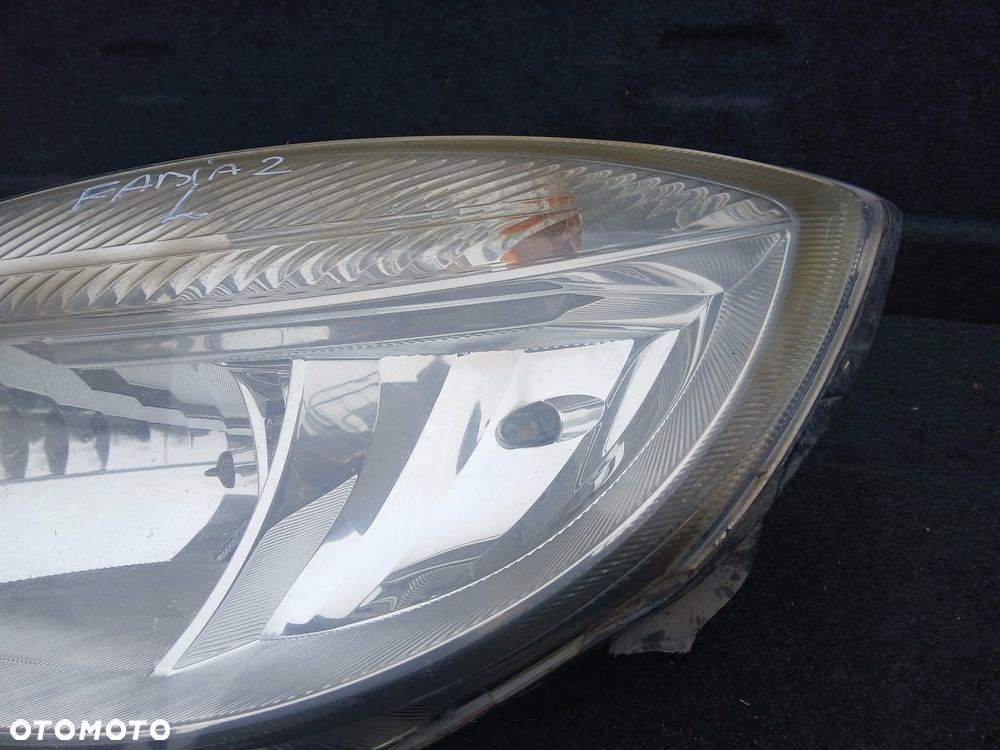 Skoda Fabia II Lampa przednia lewa - 3