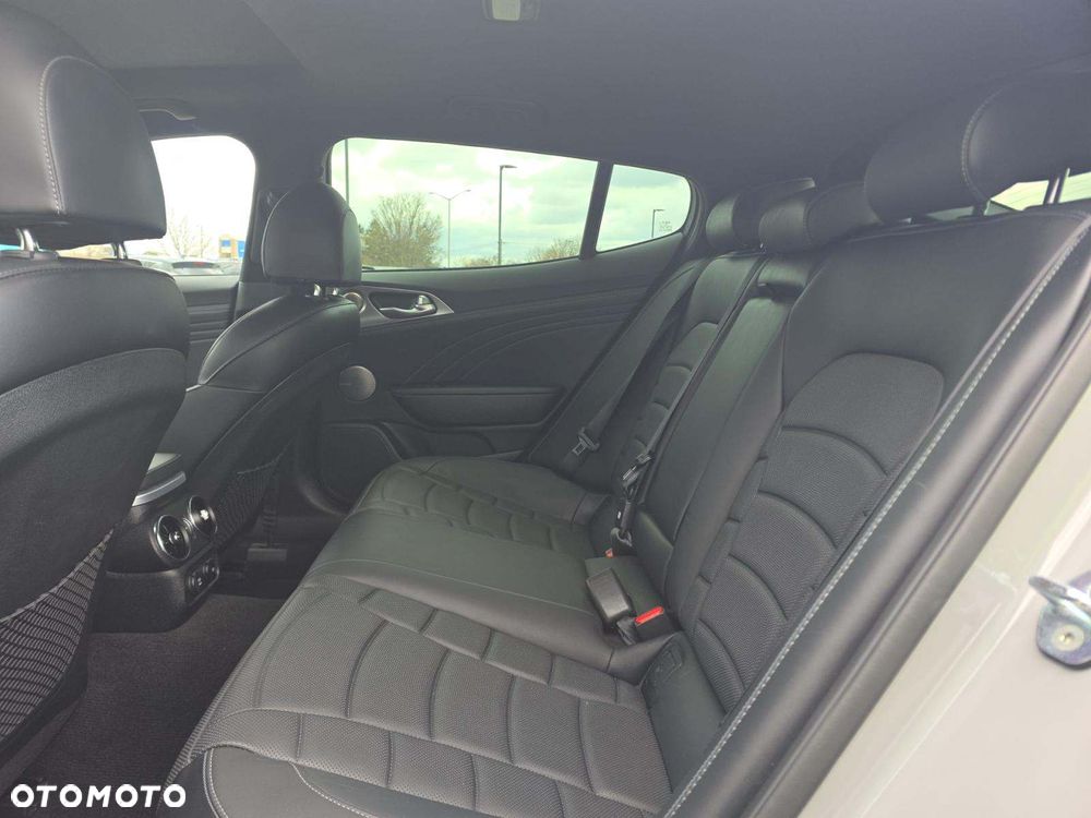 Kia Stinger 3.3 T-GDI V6 GT AWD - 9