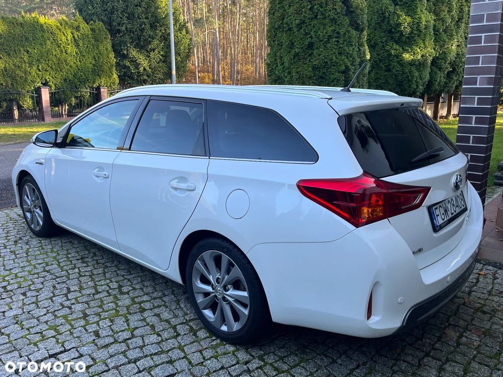 Toyota Auris 1.8 HSD Luna - 6