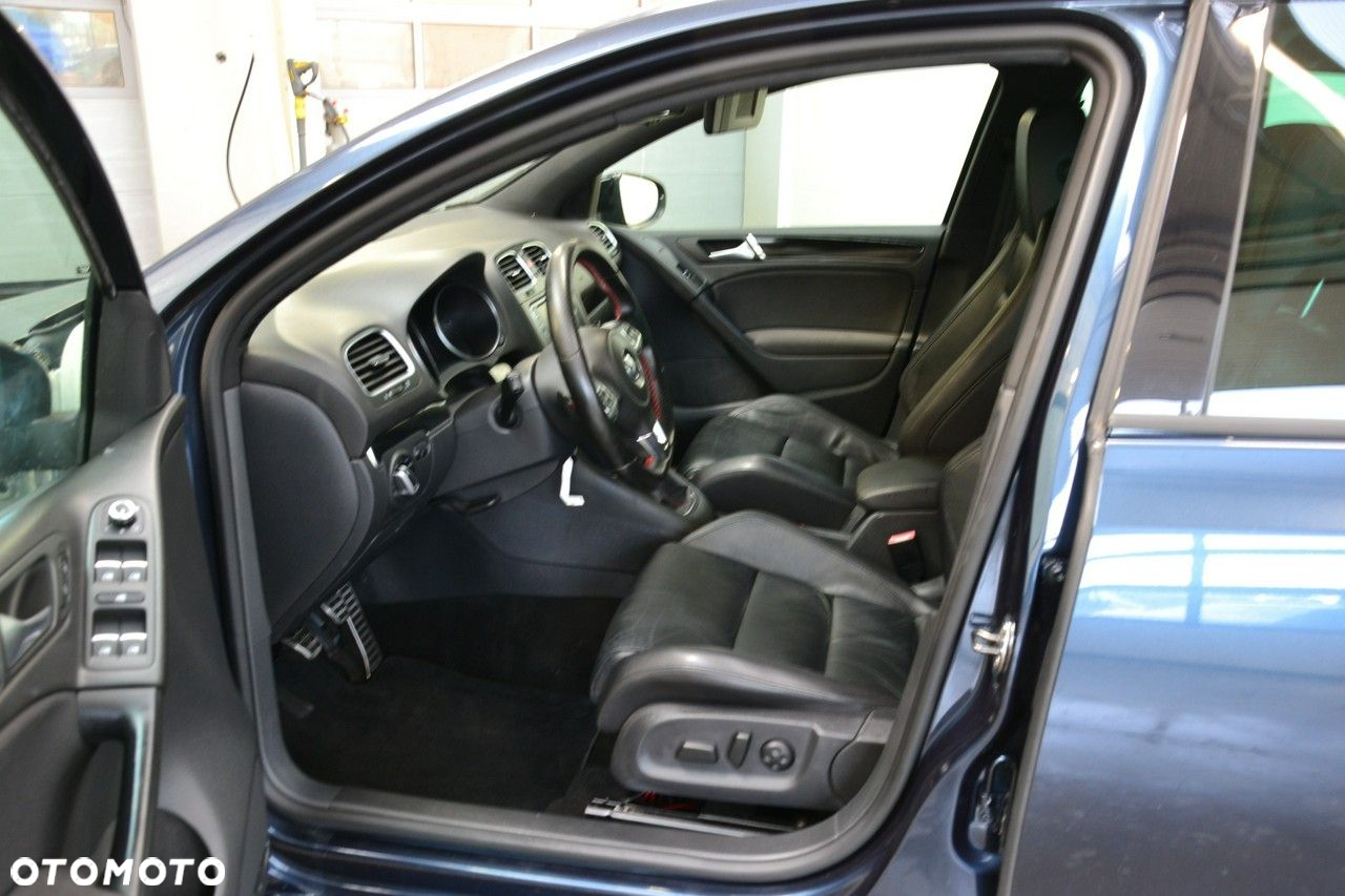 Volkswagen Golf - 14