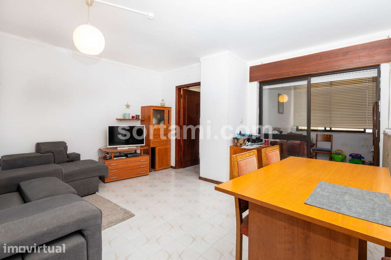Apartamento T2 Venda em Quarteira,Loulé - Grande imagem: 2/13