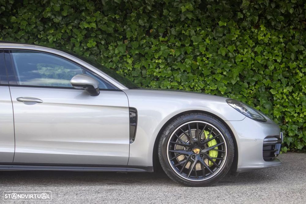 Porsche Panamera Sport Turismo 4 E-Hybrid 10 Years Edition - 6