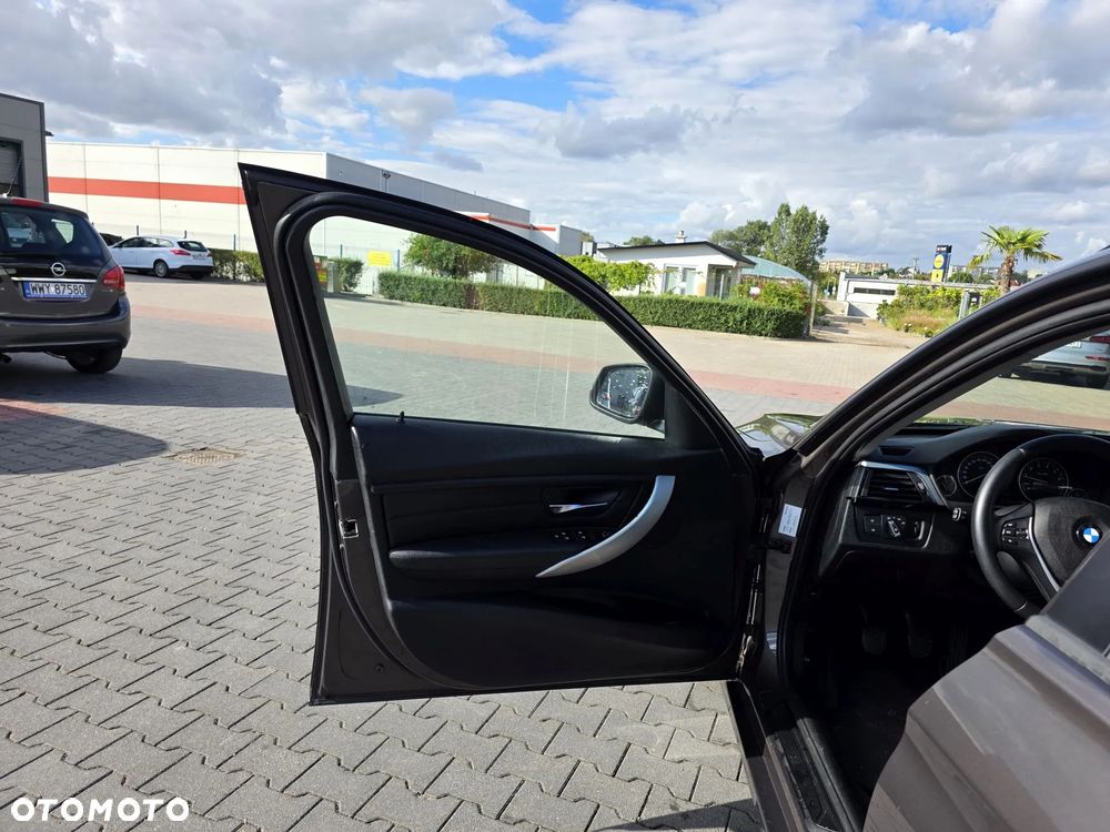 BMW Seria 3 316i - 12