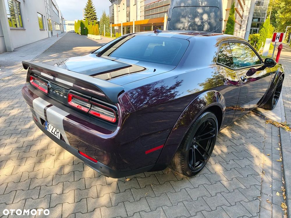 Dodge Challenger - 9