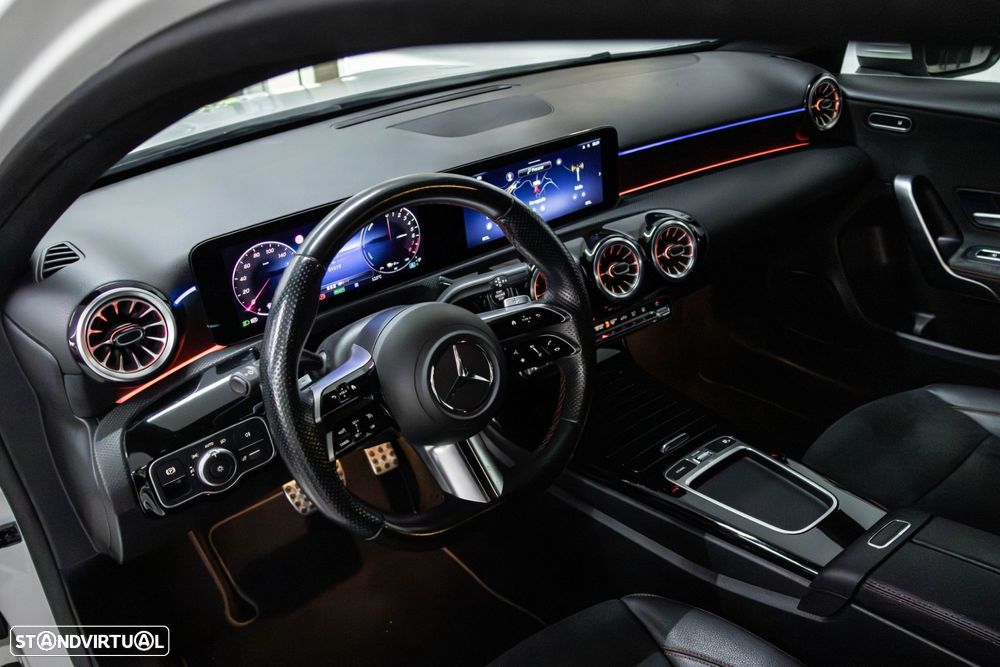 Mercedes-Benz A 250 e AMG Line - 20