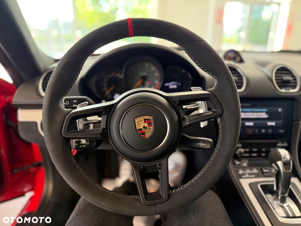 Porsche 718 Cayman - 17