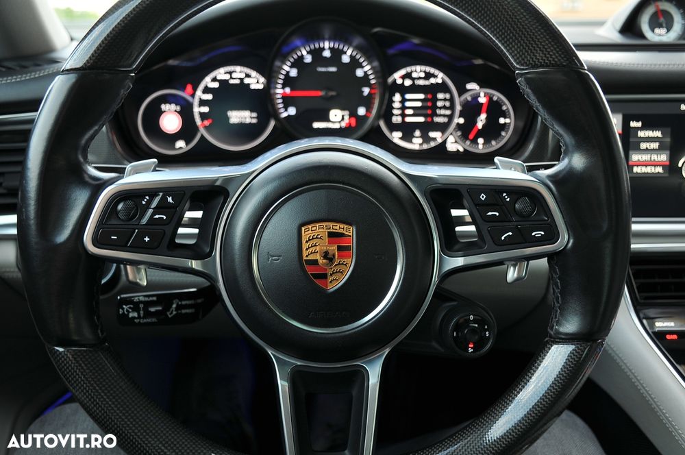 Porsche Panamera 4S Executive - 28