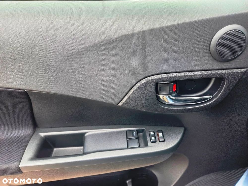 Toyota Verso S 1.33 Premium - 24