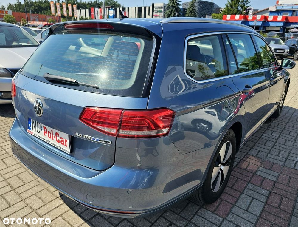 Volkswagen Passat - 11