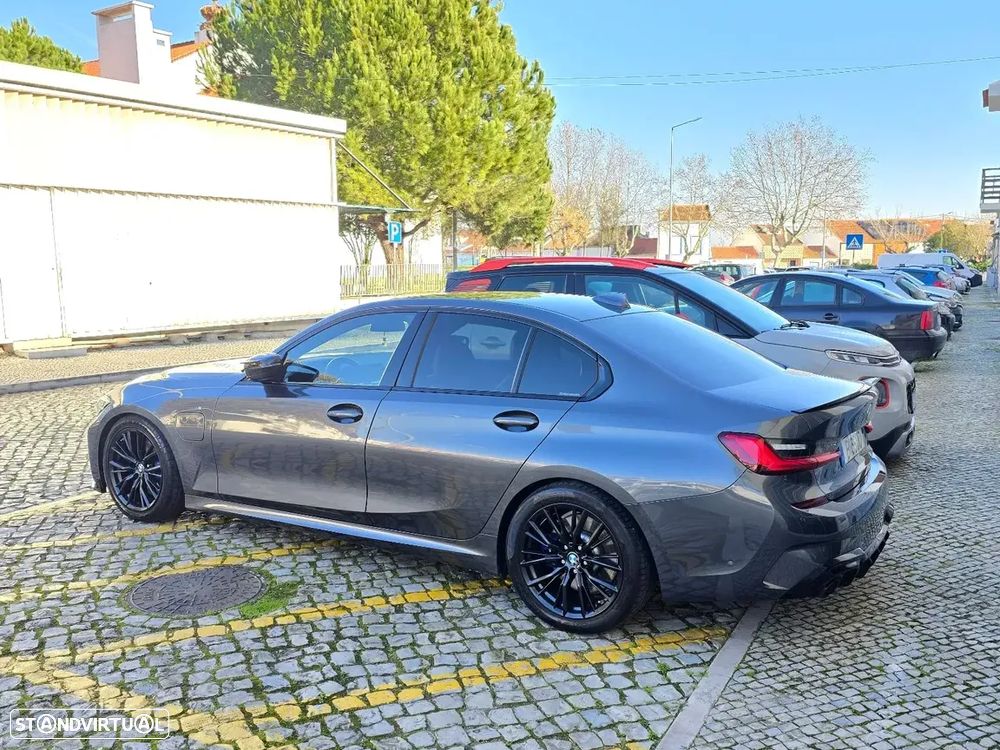 BMW 330 e Aut. M Sport - 2