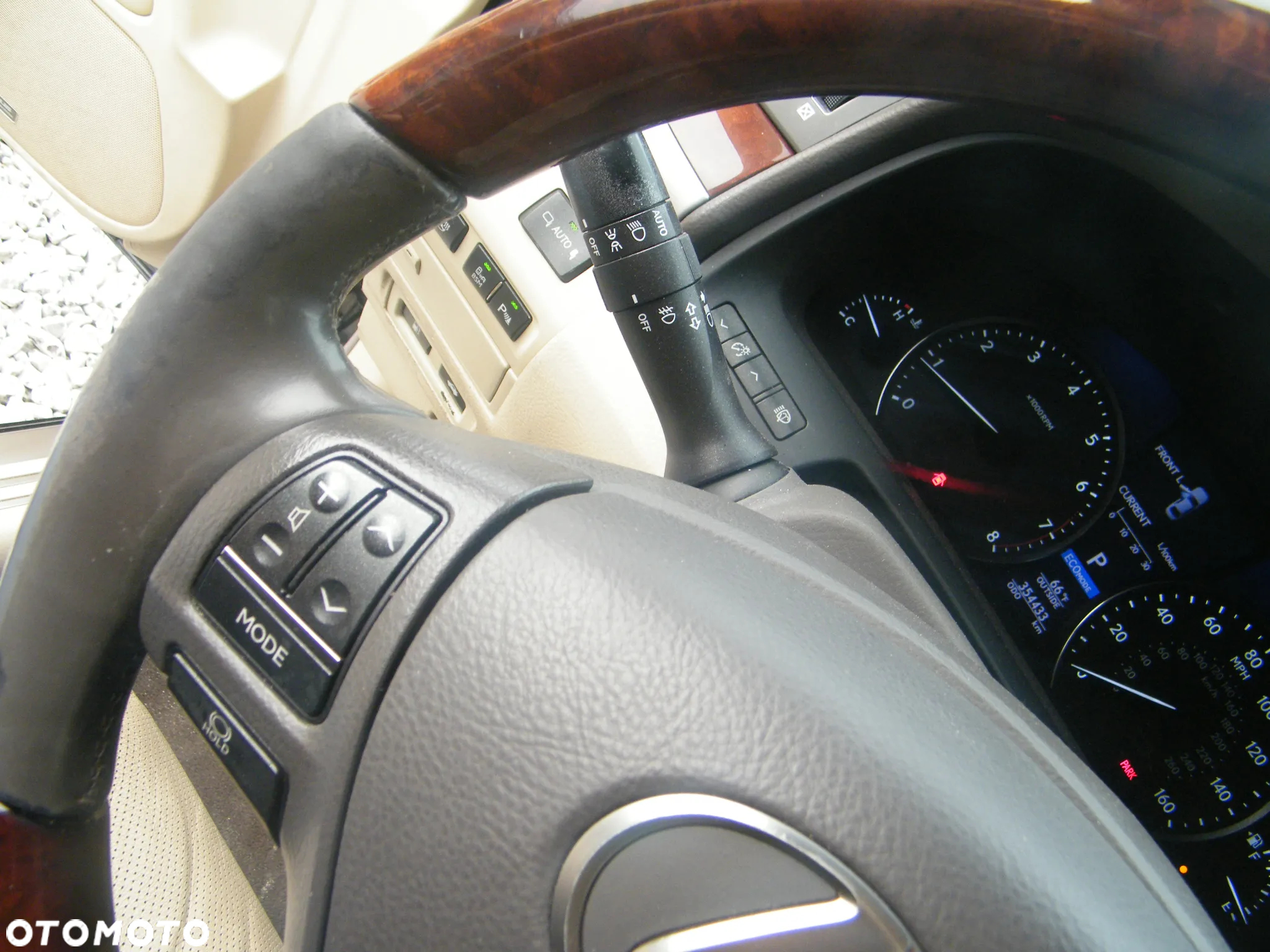 Lexus LS 460 - 36