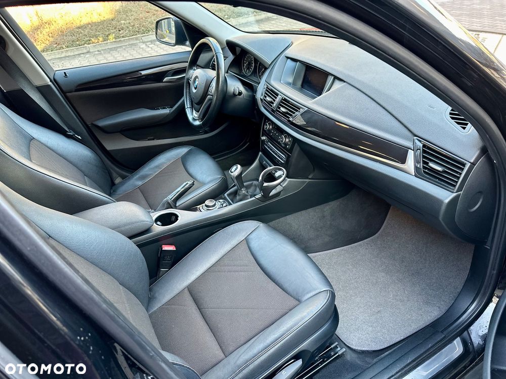 BMW X1 sDrive18d xLine - 13
