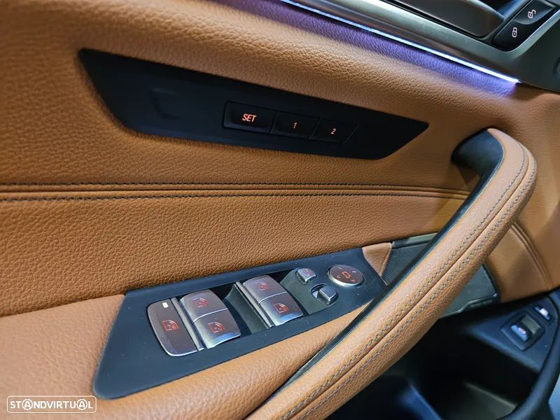 BMW 530 e Pack Desportivo M - 31
