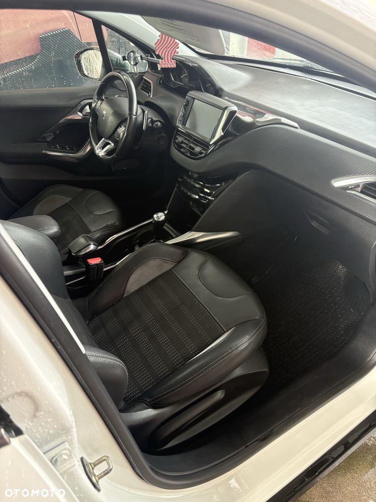 Peugeot 2008 - 6