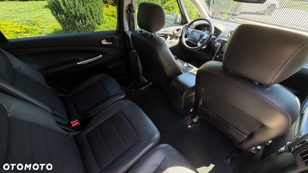 Ford S-Max - 17