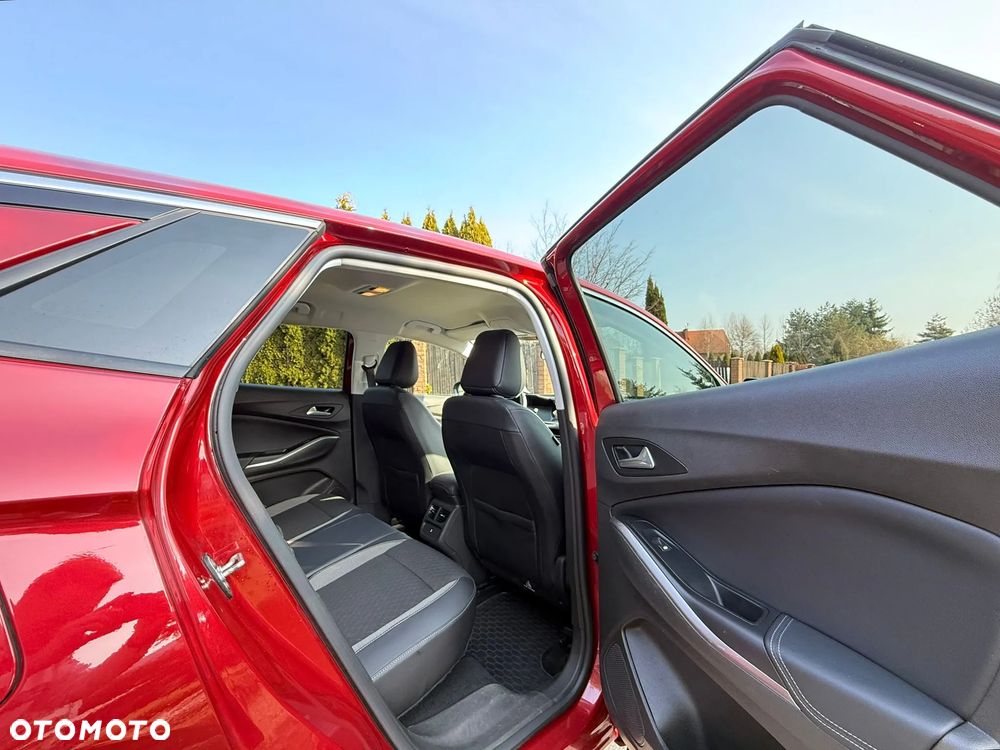 Opel Grandland X 1.2 T GPF Design&Tech S&S - 32