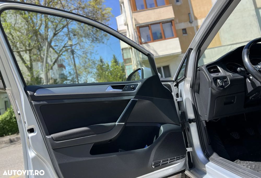 Volkswagen Golf 1.6 TDI BlueMotion Technology Comfortline - 9