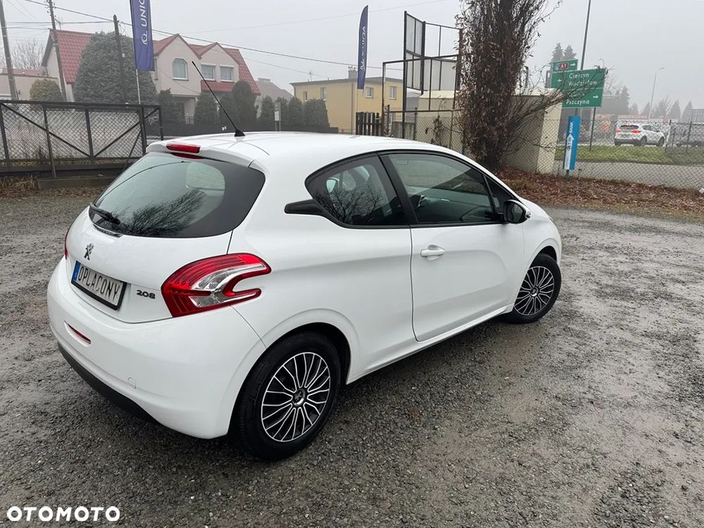 Peugeot 208 - 13
