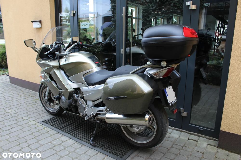 Yamaha FJR - 17