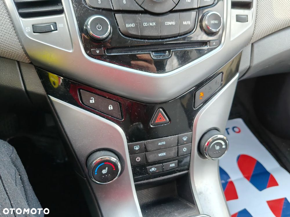 Chevrolet Cruze 2.0 LS - 24