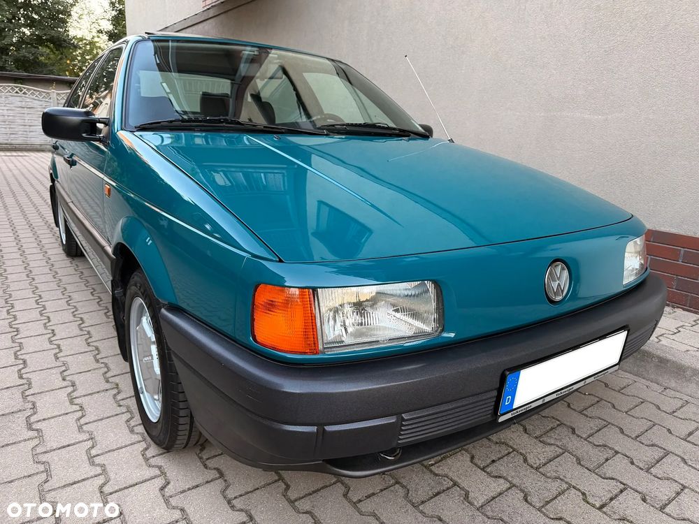 Volkswagen Passat 1.8 CL - 2