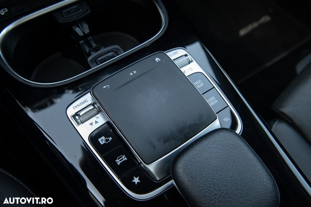 Mercedes-Benz A 220 4Matic 7G-DCT AMG Line - 30