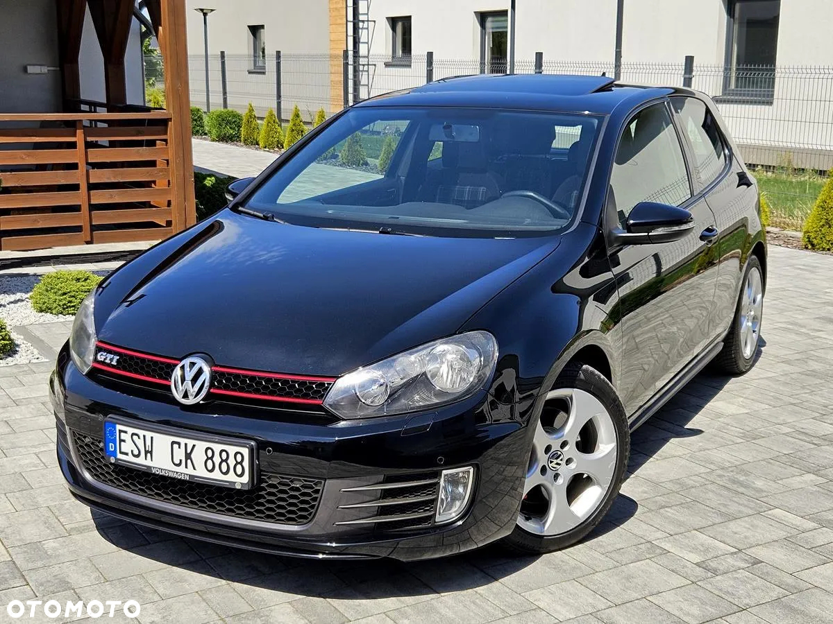 Volkswagen Golf VI 2.0 TSI GTI - 2