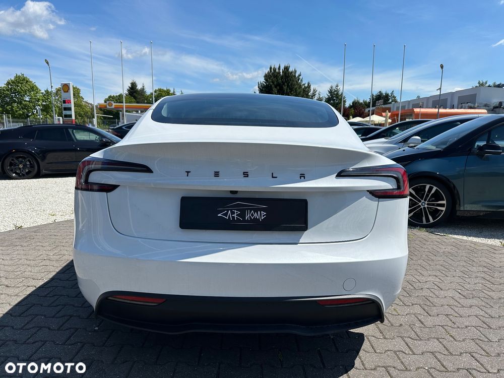 Tesla Model 3 - 11