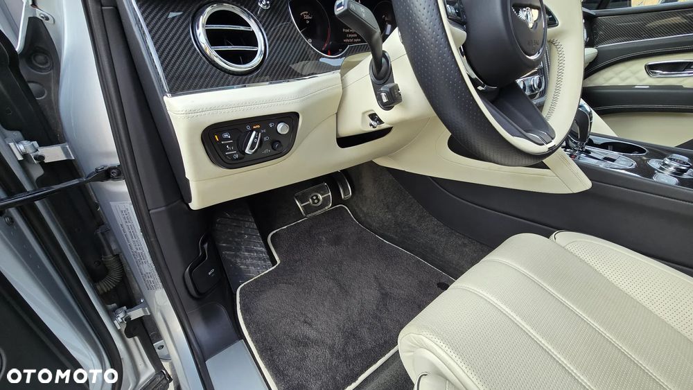 Bentley Bentayga - 25
