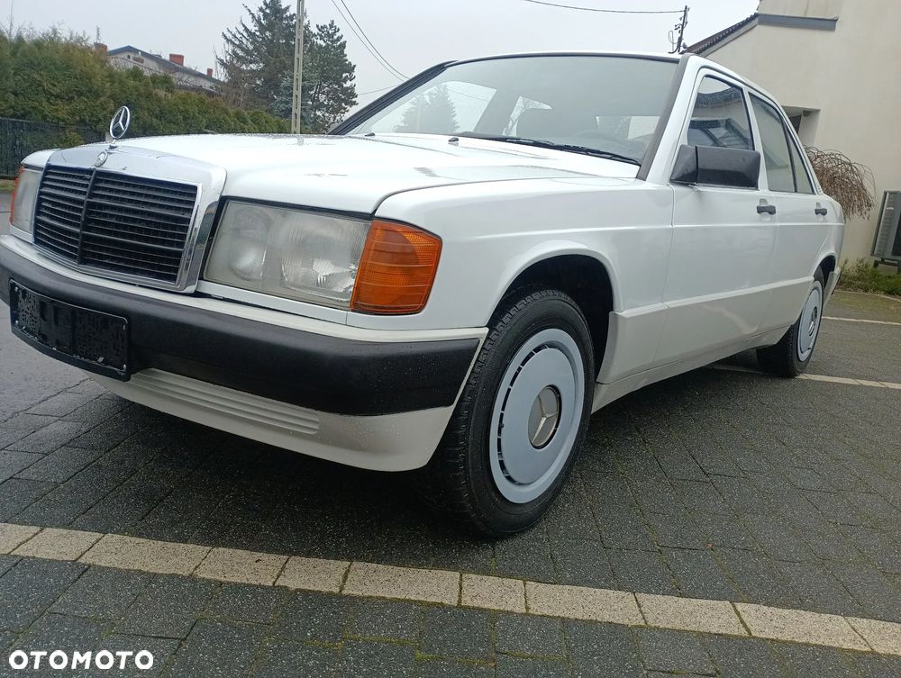Mercedes-Benz W201 (190) - 10