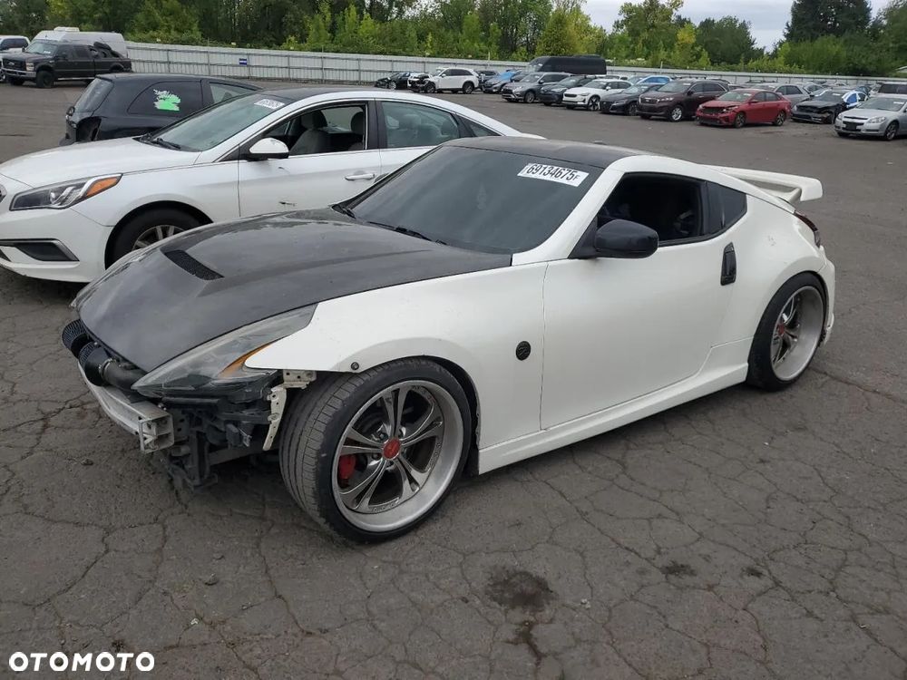Nissan 370 Z - 1