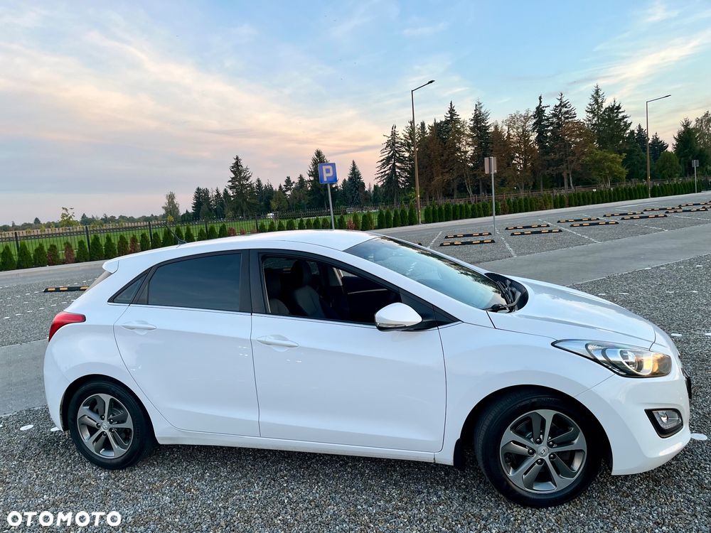 Hyundai i30 1.4 Intro Edition - 7
