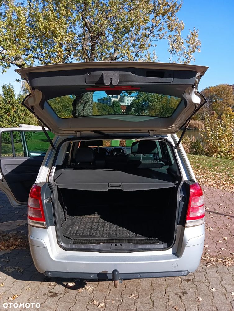 Opel Zafira 1.8 Cosmo - 9