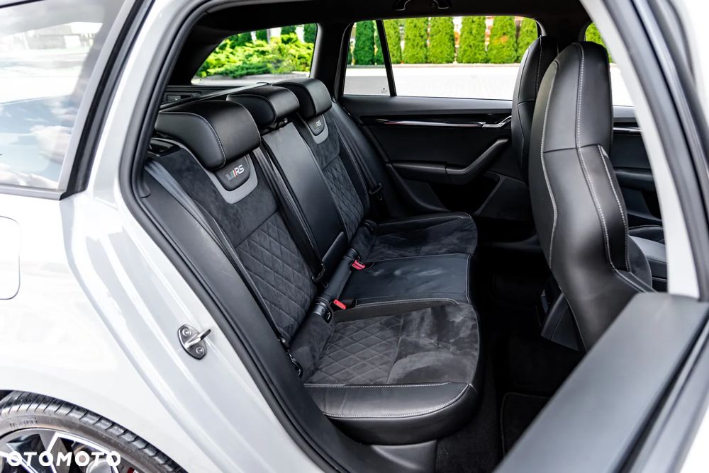 Skoda Octavia 2.0 TDI 4x4 DSG RS - 8