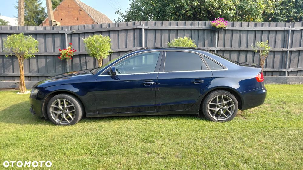 Audi A4 Limousine - 4