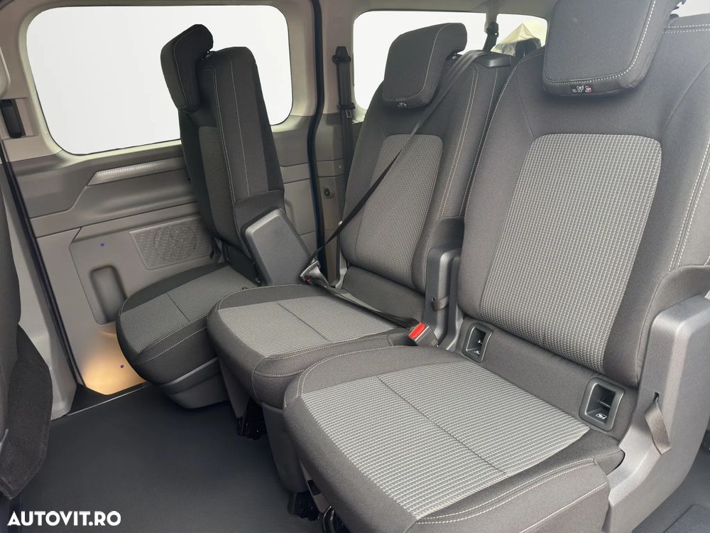 Volkswagen Caravelle - 9