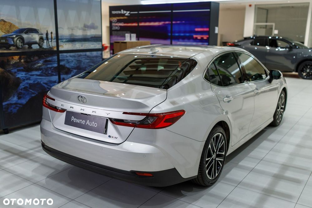 Toyota Camry - 6