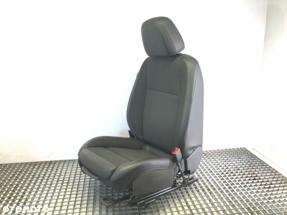 FOTEL PRAWY PRZÓD  OPEL MOKKA / MOKKA X (J13) 2012 - 2022 1.4 (_76) 103 kW [140 KM] benzyna 2013 - - 3